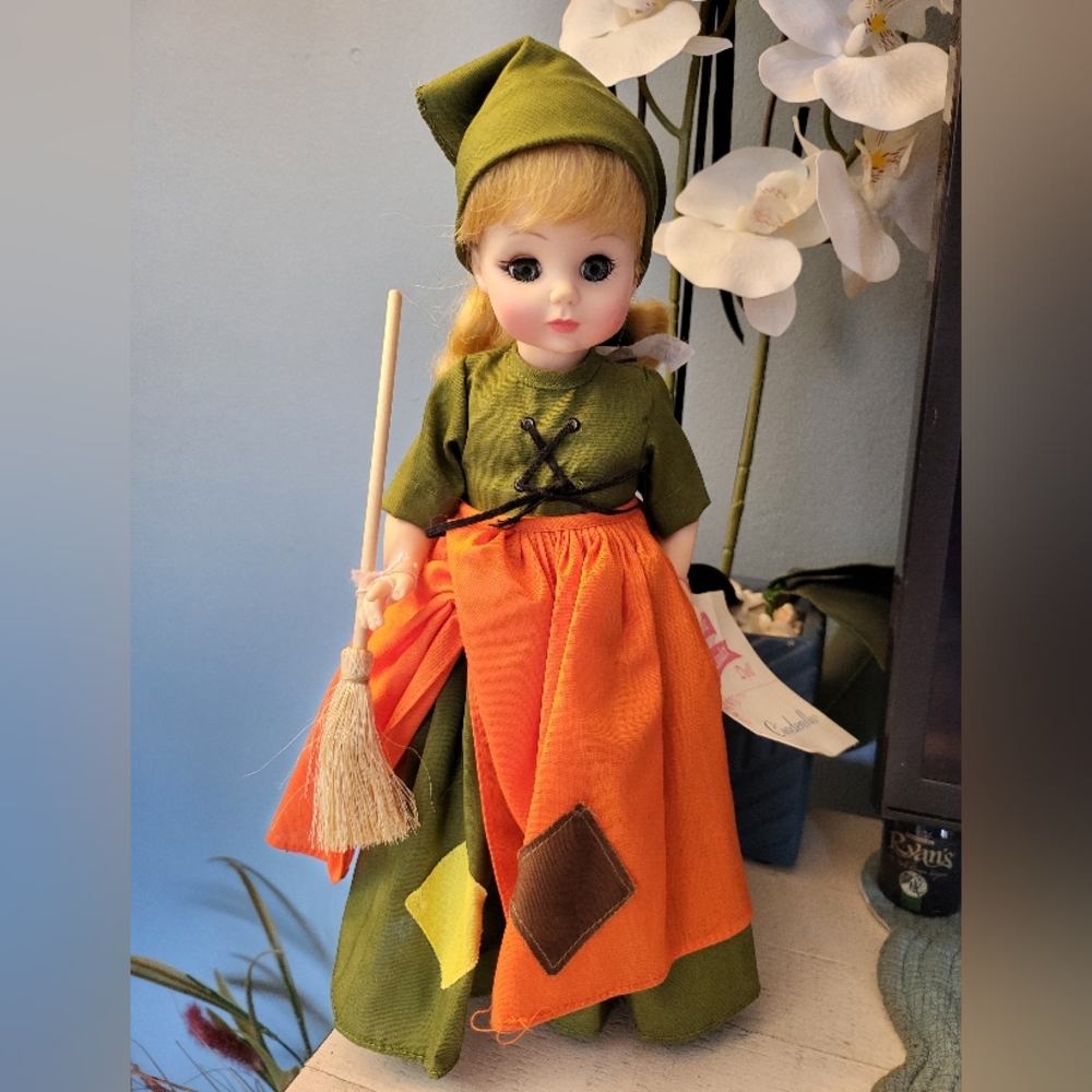 Vtg Madame Alexander Cinderella Doll USA